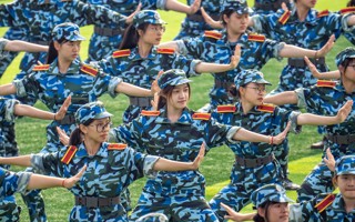 【原声现场】半岛电子·（中国）官方网站2022级学生军训——少林拳表演